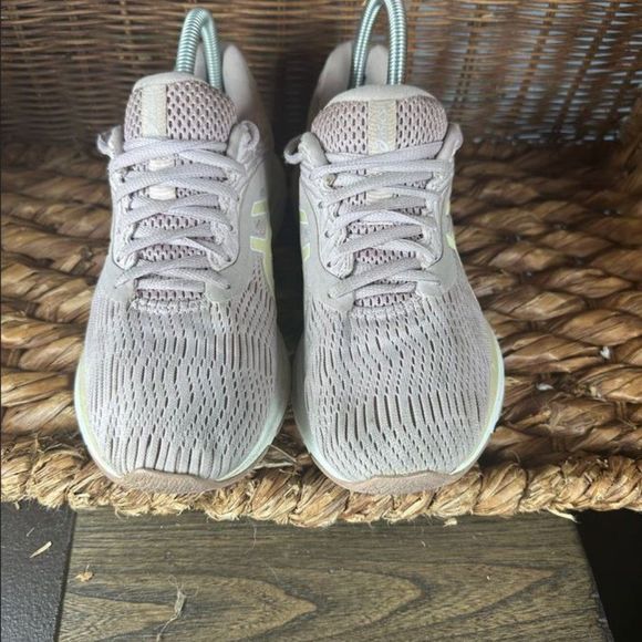 ASICS Gel-Pulse 11 Womens Running Shoes Size 8 Sneakers Trainers Rose Pink - Picture 2 of 9